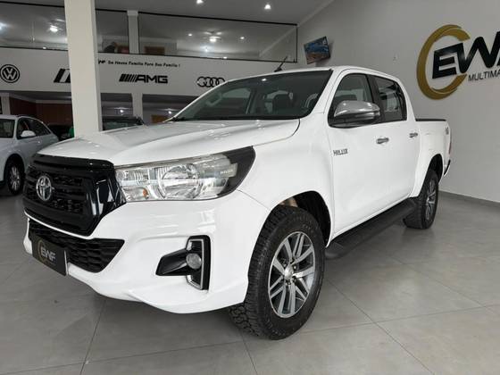 TOYOTA HILUX 2.8 SRV 4X4 CD 16V DIESEL 4P AUTOMÁTICO TOYOTA HILUX 2.8 SRV 4X4 CD 16V DIESEL 4P AUTOMÁTICO